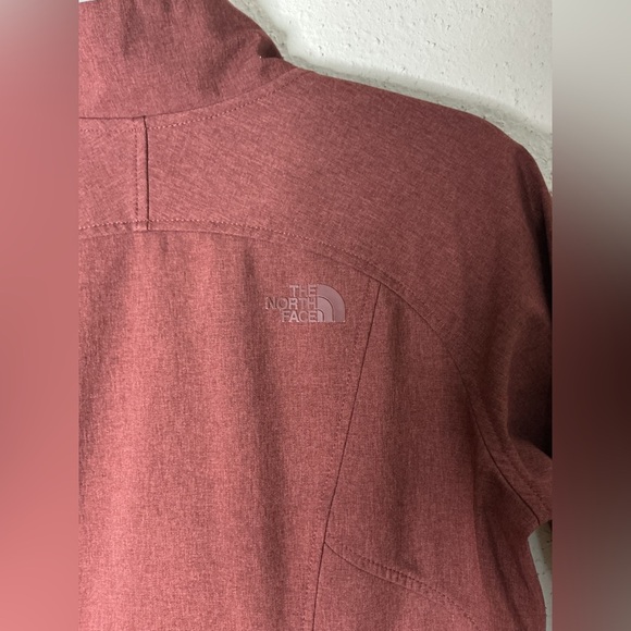 The North Face Red Utility Jacket Lightweight Minimalist Design - Picture 4 of 10